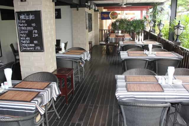 News Steaks & Grill Outdoor Seating